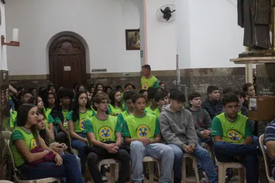 30 dia com Maria - Santa Missa e Coroação - Romeiros Devotos da Paroquia Santa Terezinha (Patrocinio)
