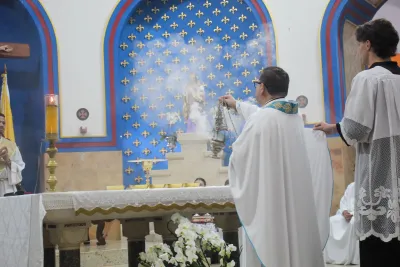 30 dia com Maria - Santa Missa e Coroação - Romeiros Devotos da Paroquia Santa Terezinha (Patrocinio)
