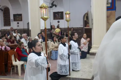 30 dia com Maria - Santa Missa e Coroação - Romeiros Devotos da Paroquia Santa Terezinha (Patrocinio)
