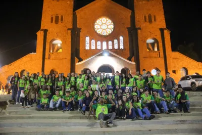 30 dia com Maria - Santa Missa e Coroação - Romeiros Devotos da Paroquia Santa Terezinha (Patrocinio)