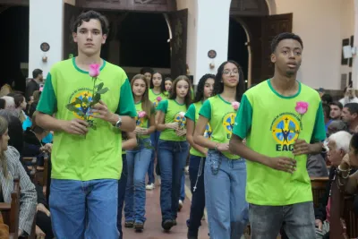30 dia com Maria - Santa Missa e Coroação - Romeiros Devotos da Paroquia Santa Terezinha (Patrocinio)