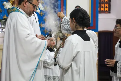 30 dia com Maria - Santa Missa e Coroação - Romeiros Devotos da Paroquia Santa Terezinha (Patrocinio)