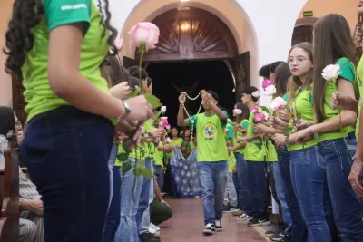 30 dia com Maria - Santa Missa e Coroação - Romeiros Devotos da Paroquia Santa Terezinha (Patrocinio)