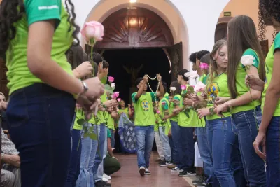 30 dia com Maria - Santa Missa e Coroação - Romeiros Devotos da Paroquia Santa Terezinha (Patrocinio)