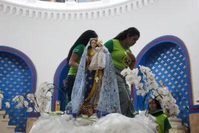 30 dia com Maria - Santa Missa e Coroação - Romeiros Devotos da Paroquia Santa Terezinha (Patrocinio)