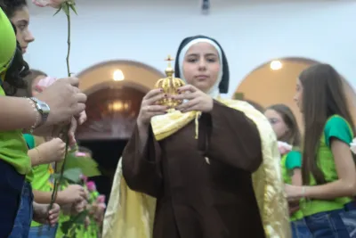 30 dia com Maria - Santa Missa e Coroação - Romeiros Devotos da Paroquia Santa Terezinha (Patrocinio)