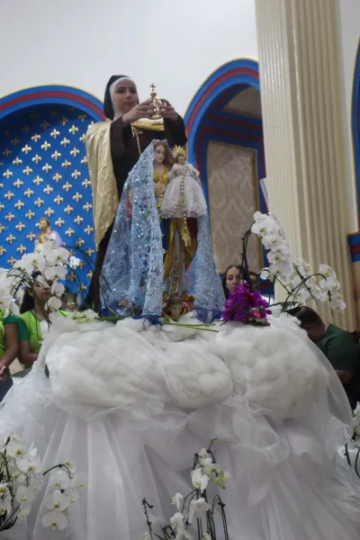 30 dia com Maria - Santa Missa e Coroação - Romeiros Devotos da Paroquia Santa Terezinha (Patrocinio)
