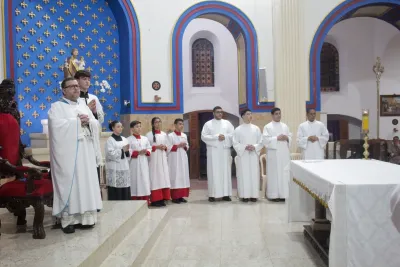 30 dia com Maria - Santa Missa e Coroação - Romeiros Devotos da Paroquia Santa Terezinha (Patrocinio)