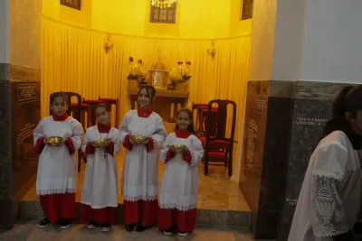 30 dia com Maria - Santa Missa e Coroação - Romeiros Devotos da Paróquia São João Batista (Cascalho Rico)
