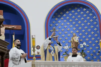 30 dia com Maria - Santa Missa e Coroação - Romeiros Devotos da Paróquia São João Batista (Cascalho Rico)