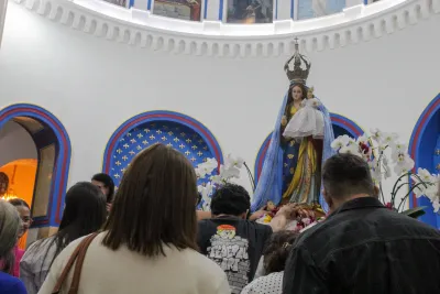 30 dia com Maria - Santa Missa e Coroação - Romeiros Devotos da Paróquia São João Batista (Cascalho Rico)