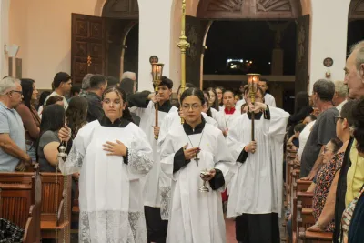 30 dia com Maria - Santa Missa e Coroação - Romeiros Devotos da Paróquia São João Batista (Cascalho Rico)