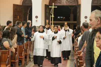 30 dia com Maria - Santa Missa e Coroação - Romeiros Devotos da Paróquia São João Batista (Cascalho Rico)