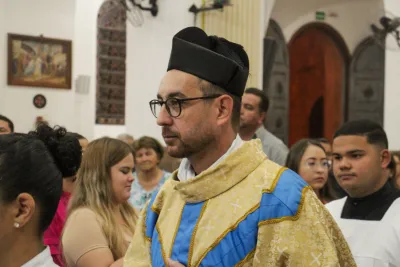 30 dia com Maria - Santa Missa e Coroação - Romeiros Devotos da Paróquia São João Batista (Cascalho Rico)