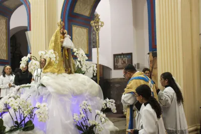30 dia com Maria - Santa Missa e Coroação - Romeiros Devotos da Paróquia São João Batista (Cascalho Rico)