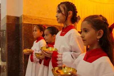 30 dia com Maria - Santa Missa e Coroação - Romeiros Devotos da Paróquia São João Batista (Cascalho Rico)