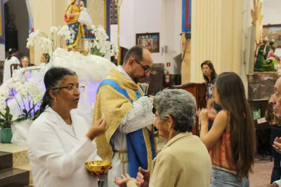 30 dia com Maria - Santa Missa e Coroação - Romeiros Devotos da Paróquia São João Batista (Cascalho Rico)