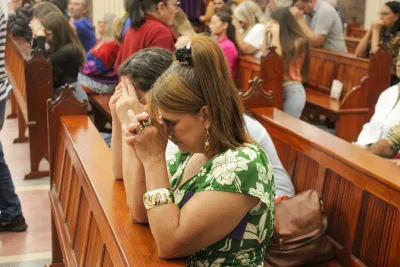 30 dia com Maria - Santa Missa e Coroação - Romeiros Devotos da Paróquia São João Batista (Cascalho Rico)