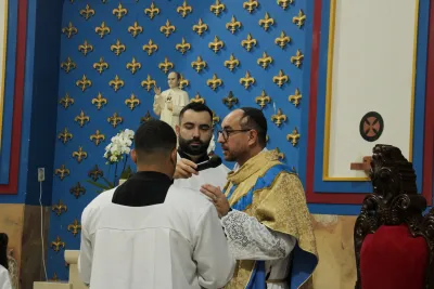 30 dia com Maria - Santa Missa e Coroação - Romeiros Devotos da Paróquia São João Batista (Cascalho Rico)