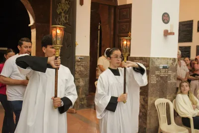 30 dia com Maria - Santa Missa e Coroação - Romeiros Devotos da Paróquia São João Batista (Cascalho Rico)