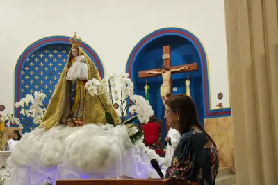 30 dia com Maria - Santa Missa e Coroação - Romeiros Devotos da Paróquia São João Batista (Cascalho Rico)