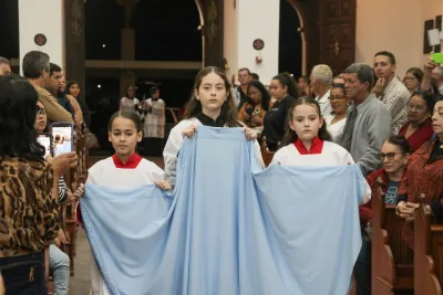 30 dia com Maria - Santa Missa e Coroação - Romeiros Devotos da Paróquia São João Batista (Cascalho Rico)