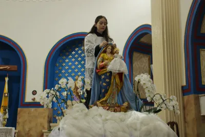 30 dia com Maria - Santa Missa e Coroação - Romeiros Devotos da Paróquia São João Batista (Cascalho Rico)