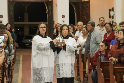 30 dia com Maria - Santa Missa e Coroação - Romeiros Devotos da Paróquia São João Batista (Cascalho Rico)