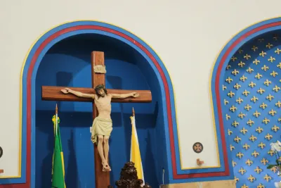 30 dia com Maria - Santa Missa e Coroação - Romeiros Devotos da Paróquia São João Batista (Cascalho Rico)