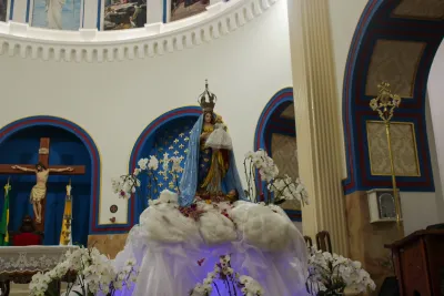 30 dia com Maria - Santa Missa e Coroação - Romeiros Devotos da Paróquia São João Batista (Cascalho Rico)