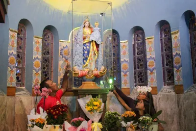 30 dia com Maria - Santa Missa e Coroação - Romeiros Devotos da Paróquia São João Batista (Cascalho Rico)