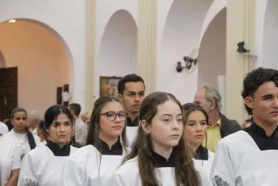 30 dia com Maria - Santa Missa e Coroação - Romeiros Devotos da Paróquia São João Batista (Cascalho Rico)
