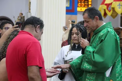 30 dia com Maria - Santa Missa e Coroação - Romeiros Devotos da Paróquia São Sebastião (Araguari)