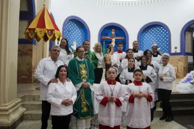 30 dia com Maria - Santa Missa e Coroação - Romeiros Devotos da Paróquia São Sebastião (Araguari)