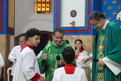 30 dia com Maria - Santa Missa e Coroação - Romeiros Devotos da Paróquia São Sebastião (Araguari)