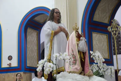30 dia com Maria - Santa Missa e Coroação - Romeiros Devotos da Paróquia São Sebastião (Araguari)