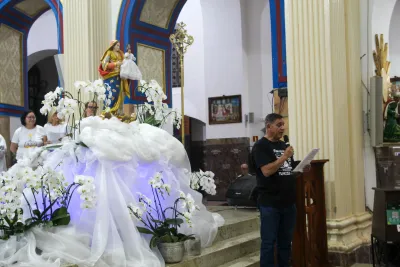 30 dia com Maria - Santa Missa e Coroação - Romeiros Devotos da Paróquia São Sebastião (Araguari)