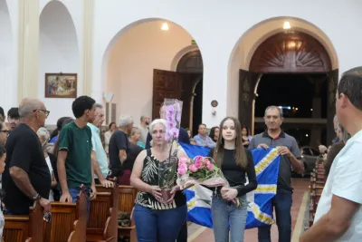 30 dia com Maria - Santa Missa e Coroação - Romeiros Devotos da Paróquia São Sebastião (Araguari)