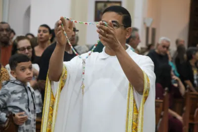 30 dia com Maria - Santa Missa e Coroação - Romeiros Devotos da Paróquia São Sebastião (Araguari)