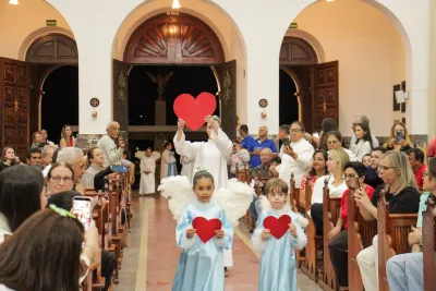 30 dia com Maria - Santa Missa e Coroação - Romeiros Devotos da Paróquia São Sebastião (Pedrinópolis))