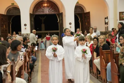 30 dia com Maria - Santa Missa e Coroação - Romeiros Devotos da Paróquia São Sebastião (Pedrinópolis))