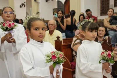 30 dia com Maria - Santa Missa e Coroação - Romeiros Devotos da Paróquia São Sebastião (Pedrinópolis))
