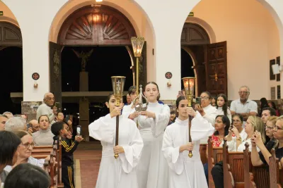 30 dia com Maria - Santa Missa e Coroação - Romeiros Devotos da Paróquia São Sebastião (Pedrinópolis))