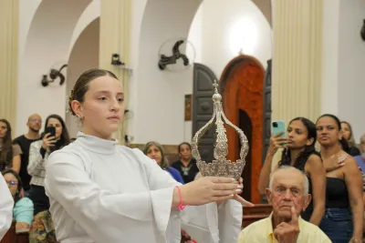 30 dia com Maria - Santa Missa e Coroação - Romeiros Devotos da Paróquia São Sebastião (Pedrinópolis))