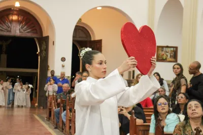 30 dia com Maria - Santa Missa e Coroação - Romeiros Devotos da Paróquia São Sebastião (Pedrinópolis))