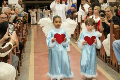 30 dia com Maria - Santa Missa e Coroação - Romeiros Devotos da Paróquia São Sebastião (Pedrinópolis))