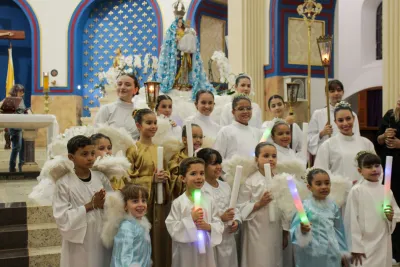 30 dia com Maria - Santa Missa e Coroação - Romeiros Devotos da Paróquia São Sebastião (Pedrinópolis))