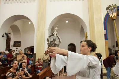 30 dia com Maria - Santa Missa e Coroação - Romeiros Devotos da Paróquia São Sebastião (Pedrinópolis))