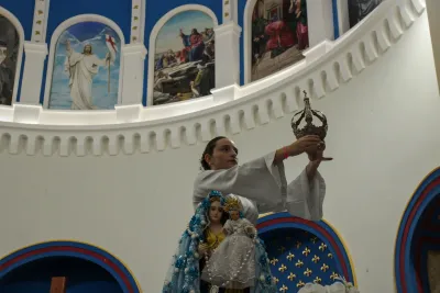 30 dia com Maria - Santa Missa e Coroação - Romeiros Devotos da Paróquia São Sebastião (Pedrinópolis))