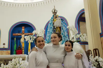 30 dia com Maria - Santa Missa e Coroação - Romeiros Devotos da Paróquia São Sebastião (Pedrinópolis))